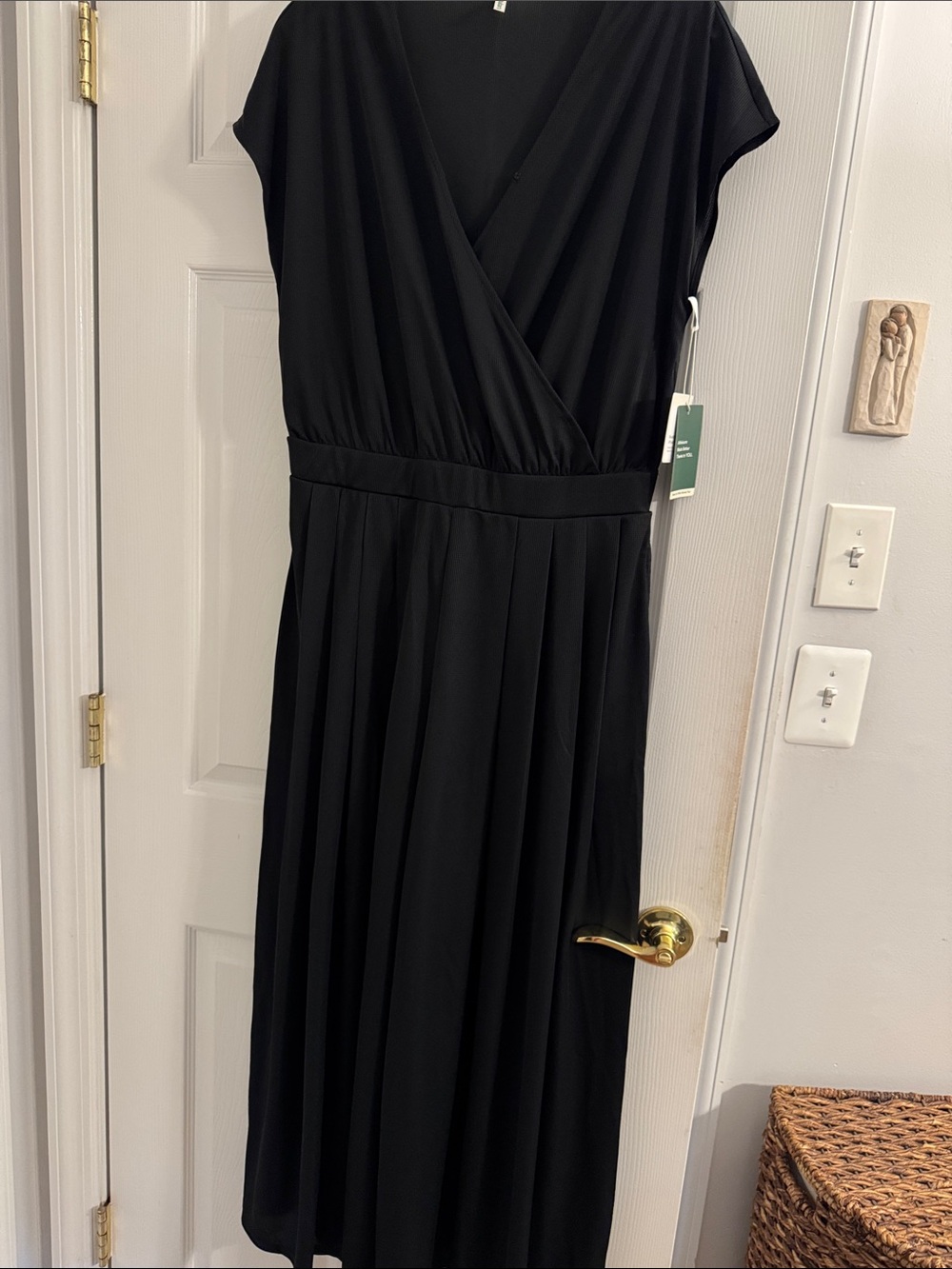 HALARA Black Wrap-Style Midi Dress